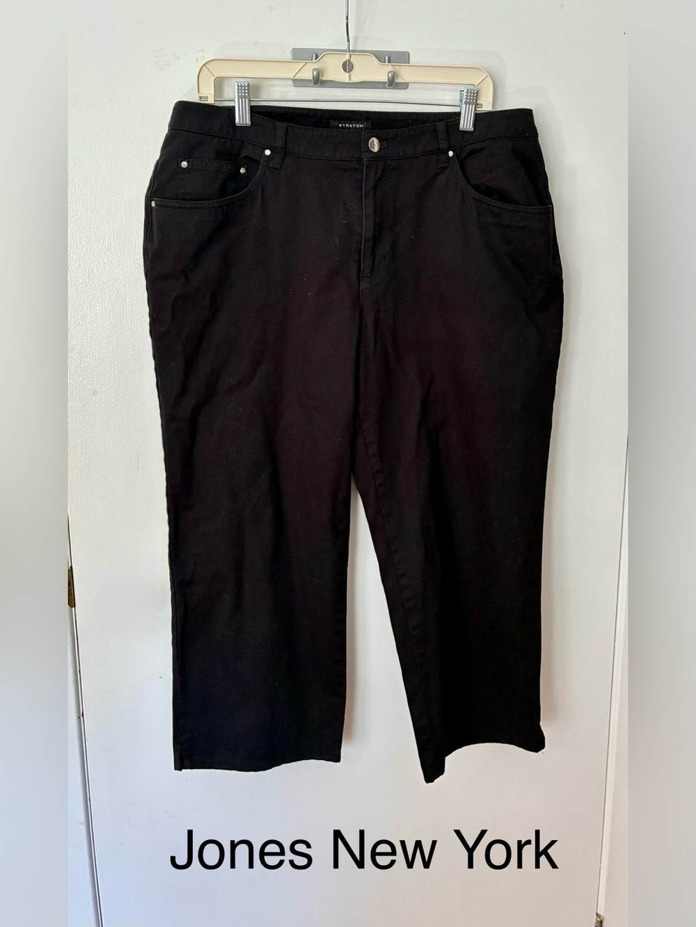 253 Jones New York Black Straight-Leg Women's Jean Capris